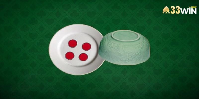 Xóc đĩa trò chơi thú vị thường hay xuất hiện tại các dịp lễ tết